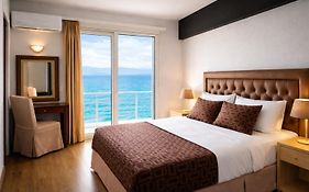 Queens Leriotis Hotel